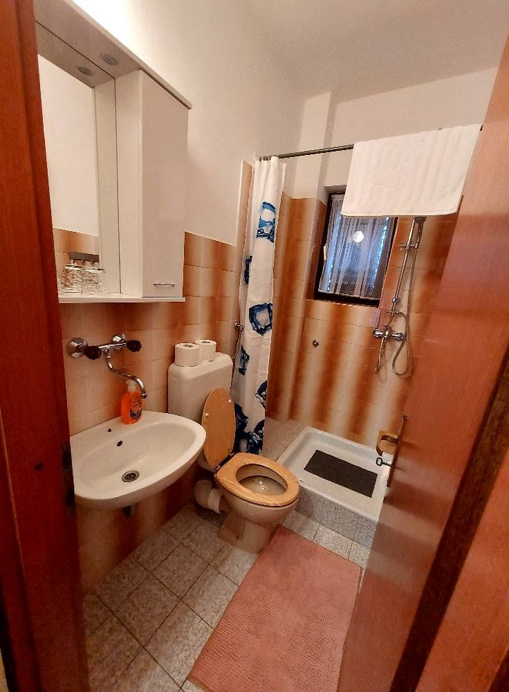 Kupaonica s tušem